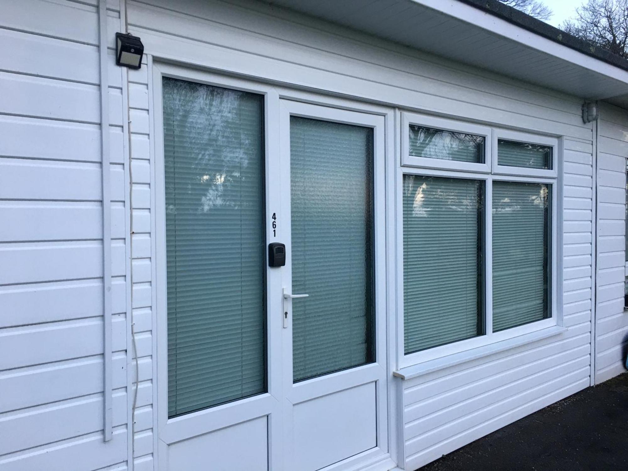 Woodland Views Central Heated Cabin Dartmouth Eksteriør billede